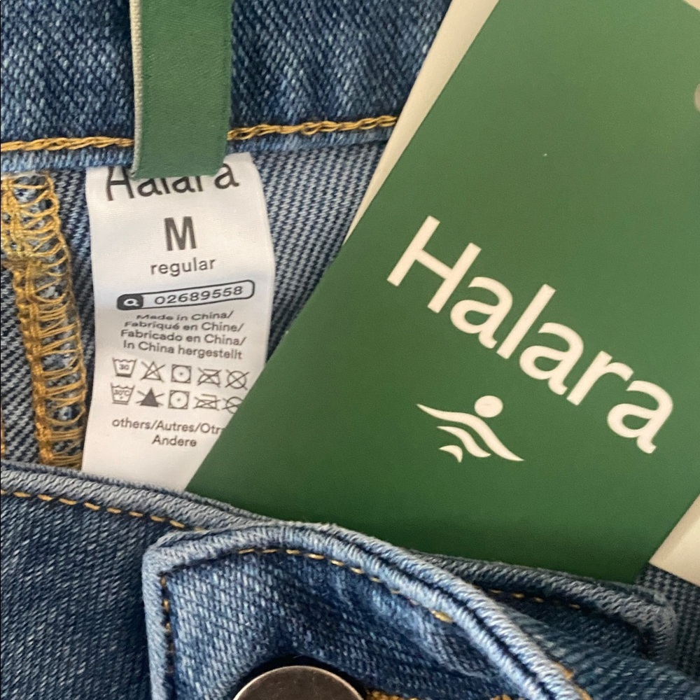 MEDIUM.   HALARA DISTRESSED ROLLED HEM CASUAL WIDE LEG JEANS - Picture 9 of 9